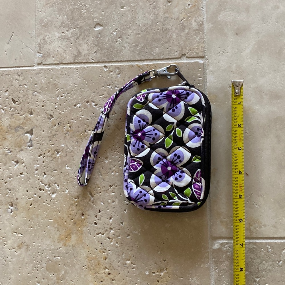 Vera Bradley wristlet in Retired Plum Petals💜